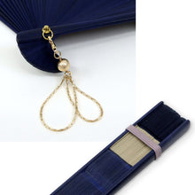 画像をギャラリービューアに読み込む, バイカラー扇子 無地 全3色 レディース チャーム付き ボンボンヌ シルク扇子 山二 ネイビー レッド ワイン 扇子単品 和小物 うちわ 和装 母の日 誕生日 プレゼント ギフト 着物 浴衣 和雑貨 和装小物 K22-17