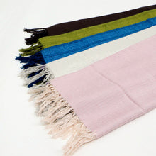 画像をギャラリービューアに読み込む, 育てるショール 『色無地』 老舗ブランド 奥順謹製 結城紬 高級 ショール ストール 絹100% 和装 洋装 着物 小紋 訪問着 着付け 羽織 着物コート 着物防寒 春 夏 秋 冬 通年 毛皮 着物ショール 道中着 ポンチョ 和装小物 プレゼント 誕生日 敬老 クリスマス 【IT】K22-72