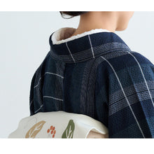 画像をギャラリービューアに読み込む, 阿波コットンウール 【濃紺グレーに白変わり格子】 az2 木綿とウール 温かい冬着物 女性用 13m しじら織 反物 単衣着物 グラデーション フルオーダー お仕立て 普段着 湯通し済み 着付け 和装 レディース ウール混 秋冬 ネイビー ダーク