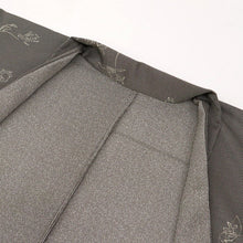 画像をギャラリービューアに読み込む, 【新品】洗える羽織 和装コート 細やか縞に鳥獣戯画文様 黒 化繊着物上 カジュアル 身丈94.5cm 裄丈68cm CB3-4