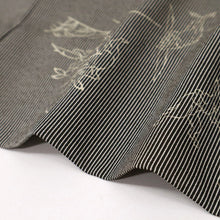 画像をギャラリービューアに読み込む, 【新品】洗える羽織 和装コート 細やか縞に鳥獣戯画文様 黒 化繊着物上 カジュアル 身丈94.5cm 裄丈68cm CB3-4