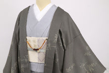 画像をギャラリービューアに読み込む, 【新品】洗える羽織 和装コート 細やか縞に鳥獣戯画文様 黒 化繊着物上 カジュアル 身丈94.5cm 裄丈68cm CB3-4