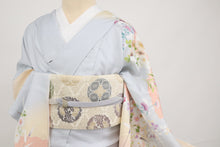 画像をギャラリービューアに読み込む, 【新品】仮絵羽 訪問着 菊と彩りの花々 フォーマル 水色 唐草地紋有 和装きもの 袷正絹着物 HA9-16