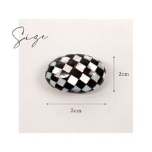 画像をギャラリービューアに読み込む, 【シェル帯留め (楕円型 全3色)】 螺鈿調 貝 飾り紐 浴衣 ラメ ガラス 三分紐 無地帯締め 帯飾り ハンドメイド モザイク チェック 夏着物 カジュアル 帯どめ おびどめ 和装小物 日本製 大人 かわいい