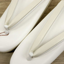 画像をギャラリービューアに読み込む, 《在庫限り》大原商店 草履 全5色 M&Lサイズ フリーサイズ 23.0~24.5cm シンプル 洒落草履 レディース ホワイト アイボリー パープル ピンク ピンクベージュ 合皮 おしゃれ モダン パールカラー ワンサイズ ぞうり 女性 女物 和服履物 小紋 紬 着物 和装小物 k24-66