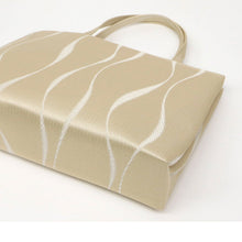 画像をギャラリービューアに読み込む, 【和装トートバッグ 尾州織】 全2色 尾州 BISHU フォーマル かばん モダン マチ大きめ 日本製 上品 ホワイト ゴールド パープル 着物 お稽古 卒業式 入学式 結婚式 サブバッグ バック 手提げ 着付け道具 和装小物