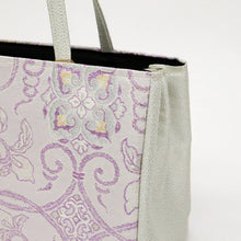 画像をギャラリービューアに読み込む, 【和装バッグ 西陣帯地 幅広タイプ】 全4色 万里小路 京都 フォーマル かばん モダン マチ大きめ 日本製 上品 ホワイト ゴールド パープル 着物 お稽古 卒業式 入学式 結婚式 トートバッグ サブバッグ バック 手提げ 着付け道具 和装小物