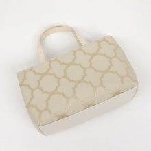 画像をギャラリービューアに読み込む, 【和装トートバッグ モロッカン柄 幅広タイプ】 老舗 井登美 京都 フォーマル かばん モダン マチ大きめ 日本製 上品 ベージュ 着物 お稽古 卒業式 入学式 結婚式 サブバッグ バック 手提げ 着付け道具 和装小物