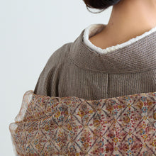 画像をギャラリービューアに読み込む, きものギャラリー凛 シルク オーガンジー ショール 花格子 透け感 薄手 春 夏 ショール ストール インド製 風除け 和装 洋装 着物 小紋 訪問着 着付け 羽織 着物防寒 冬用 着物ショール 道中着 和装小物 プレゼント 誕生日 敬老