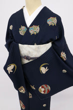 画像をギャラリービューアに読み込む, 【中古】長尺 単衣 小紋 懐かしの玩具 サイコロ手毬狛犬 濃紺 カジュアル 作家落款有 身丈166.5cm 裄丈71cm 正絹着物 KA6-3