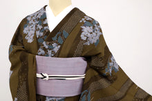 画像をギャラリービューアに読み込む, 【中古】長尺 洗える夏着物『コムサデモード』掠れ縞に竜胆の花 カジュアル 茶 身丈168.5cm 裄丈63cm 和装 化繊着物 KC6-30