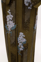 画像をギャラリービューアに読み込む, 【中古】長尺 洗える夏着物『コムサデモード』掠れ縞に竜胆の花 カジュアル 茶 身丈168.5cm 裄丈63cm 和装 化繊着物 KC6-30