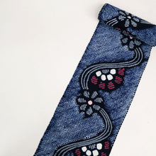 画像をギャラリービューアに読み込む, 手しぼり 浴衣反物 曲線花模様 紺ネイビー 木綿 長さ12m 反巾35.5cm カジュアル お仕立可 夏着物 反24-135