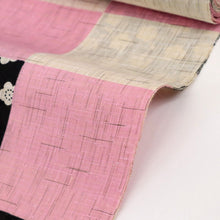 画像をギャラリービューアに読み込む, 反物 『源氏物語謹製』綿麻 麻ものがたり格子梅花模様 長さ12m 反巾37cm ピンク×ベージュ カジュアル お仕立て可 反24-161