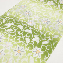 画像をギャラリービューアに読み込む, 【新品】 反物 『召しませ華』綿麻『近江ちぢみ』花唐草 カジュアル ピスタチオ 黄緑 グリーン 麻85% 綿15% 長さ12.5cm 反巾39cm 日本製 夏着物 きもの 和装 反24-21