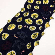 画像をギャラリービューアに読み込む, 浴衣反物 手しぼり 『藤娘』蜘蛛絞りと花模様 カジュアル 紺ネイビー 木綿 夏着物 お仕立て可 和装 絞り きもの 反24-253 古反