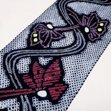 画像をギャラリービューアに読み込む, 手しぼり 浴衣反物 曲線に舞蝶花模様 紺ネイビー 木綿 長さ12m 反巾36cm カジュアル お仕立可 夏着物 反24-284