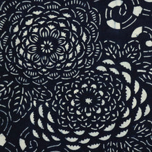 画像をギャラリービューアに読み込む, 印花布 反物 型染め菊唐草 中国藍染 濃紺 木綿 長さ10.3m 反巾37.5cm カジュアル お仕立て可 和装 きもの 木綿着物 反24-292