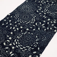 画像をギャラリービューアに読み込む, 印花布 反物 型染め菊唐草 中国藍染 濃紺 木綿 長さ10.3m 反巾37.5cm カジュアル お仕立て可 和装 きもの 木綿着物 反24-292