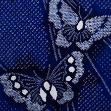 画像をギャラリービューアに読み込む, 【古反】しぼり 浴衣反物 蝶の舞模様 紺色 カジュアル お仕立て可 木綿 夏着物 反24-60