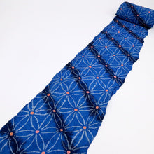 画像をギャラリービューアに読み込む, 手しぼり 浴衣 反物 麻の葉に斜めライン 青ブルー カジュアル 木綿 夏着物 お仕立て可 和装 絞り きもの 反25-109