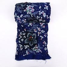 画像をギャラリービューアに読み込む, 手しぼり 浴衣 反物 あじさい桔梗の花 紺色 木綿 カジュアル 夏着物 お仕立て可 和装 絞り きもの 反25-110