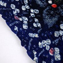 画像をギャラリービューアに読み込む, 手しぼり 浴衣 反物 あじさい桔梗の花 紺色 木綿 カジュアル 夏着物 お仕立て可 和装 絞り きもの 反25-110