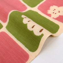 画像をギャラリービューアに読み込む, 浴衣反物 ブランド『ツモリチサト』市松に桜松模様 緑×ピンク 木綿 夏着物 反巾38cm 長さ12m カジュアル 普段着 お仕立て可 反25-161