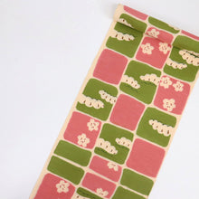 画像をギャラリービューアに読み込む, 浴衣反物 ブランド『ツモリチサト』市松に桜松模様 緑×ピンク 木綿 夏着物 反巾38cm 長さ12m カジュアル 普段着 お仕立て可 反25-161