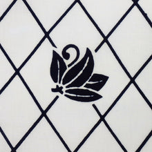 画像をギャラリービューアに読み込む, 竺仙 浴衣反物 注染 格子に花模様 コーマ地白 木綿 夏着物 長さ11.9m 反巾36.5cm カジュアル 普段着 お仕立て可 反25-165