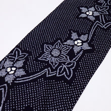 画像をギャラリービューアに読み込む, 手しぼり 浴衣反物 クレマチスの花模様 濃紺 木綿 反巾36cm カジュアル お仕立可 夏着物 反25-171