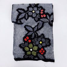 画像をギャラリービューアに読み込む, 手しぼり 浴衣反物 鮮やか花模様 濃紺 木綿 反巾35cm 長さ11.4m カジュアル お仕立可 夏着物 反25-173