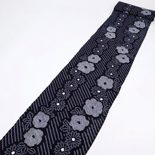 画像をギャラリービューアに読み込む, 手しぼり 浴衣反物 花々ライン 木綿 紺 木綿 反巾36cm 長さ12m カジュアル お仕立可 夏着物 反25-174