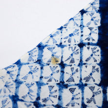 画像をギャラリービューアに読み込む, 手しぼり 浴衣反物 薔薇の花模様 青ブルー 木綿 反巾36cm カジュアル お仕立可 夏着物 反25-176