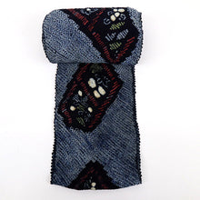 画像をギャラリービューアに読み込む, しぼり 浴衣反物 二枠の格子に花模様 紺 カジュアル 木綿 夏着物 お仕立て可 和装 絞り きもの 反25-86