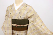 画像をギャラリービューアに読み込む, 【中古】長尺 単衣『ぜんまい紬』格子に井桁絣 砥粉色 カジュアル 身丈169.5cm 裄丈67cm 単衣着物 TY5-8