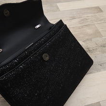 画像をギャラリービューアに読み込む, 【中古】印傳屋 和装バッグ 黒鹿革×黒漆 変わり菊唐草 冠婚葬祭 着物に合わせ z4-36