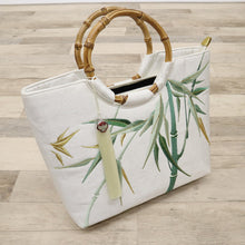 画像をギャラリービューアに読み込む, 【未使用品】和装バッグ ホワイト 刺繍 竹と笹の葉 バンブー竹ハンドル 白 着物に合わせ z7-15 リサイクル着物 訪問着 付下げ 結婚式 披露宴 パーティ 式典 祝事 お宮参り リユース 古着 アウトレット
