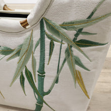 画像をギャラリービューアに読み込む, 【未使用品】和装バッグ ホワイト 刺繍 竹と笹の葉 バンブー竹ハンドル 白 着物に合わせ z7-15 リサイクル着物 訪問着 付下げ 結婚式 披露宴 パーティ 式典 祝事 お宮参り リユース 古着 アウトレット
