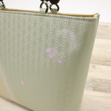 画像をギャラリービューアに読み込む, 【新品】和装バッグ 淡いグリーン×ベージュ 麻の葉地紋 桜の花びら模様 着物に合わせ z7-19 リサイクル着物 訪問着 付下げ 結婚式 披露宴 パーティ 式典 祝事 お宮参り リユース 古着 アウトレット