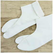 画像をギャラリービューアに読み込む, 【日本製 本麻足袋】　21.0ｃｍ～24.5ｃｍ 夏用 足袋 涼しい 夏 白 足袋 和装 4枚 コハゼ レディース 女性 着物 イベント 爽やか 快適 夏着物 お稽古 晒裏 和装小物【MT】
