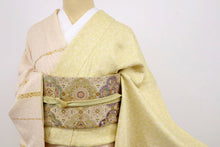 画像をギャラリービューアに読み込む, 【中古】訪問着 煌びやか横段に小さな花の刺繍 背紋有 淡黄色 身丈157cm 裄丈68.5cm msize 仕立て上がり 袷正絹着物  SY3-5
