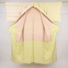 画像をギャラリービューアに読み込む, 【中古】訪問着 煌びやか横段に小さな花の刺繍 背紋有 淡黄色 身丈157cm 裄丈68.5cm msize 仕立て上がり 袷正絹着物  SY3-5
