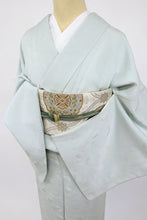 画像をギャラリービューアに読み込む, 【中古】長尺 色無地 線霞に雪輪の地紋 背紋有 灰黄緑 水色 セミフォーマル 身丈171.5cm 裄丈68cm 袷正絹着物 lsize トールサイズ IG1-3
