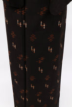 画像をギャラリービューアに読み込む, 【中古】特選『本場久米島紬』トィグワー琉球文様 黒茶色 身丈162cm 裄丈68cm 袷正絹着物 msize wide TC1-2
