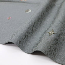 画像をギャラリービューアに読み込む, 【中古】特選 付下げ 刺繍 小さな宝尽くし 濃灰色グレー セミフォーマル 身丈159cm 裄丈62.5cm 袷正絹着物 msize SG1-6
