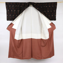 画像をギャラリービューアに読み込む, 【中古】特選『本場久米島紬』トィグワー琉球文様 黒茶色 身丈162cm 裄丈68cm 袷正絹着物 msize wide TC1-2
