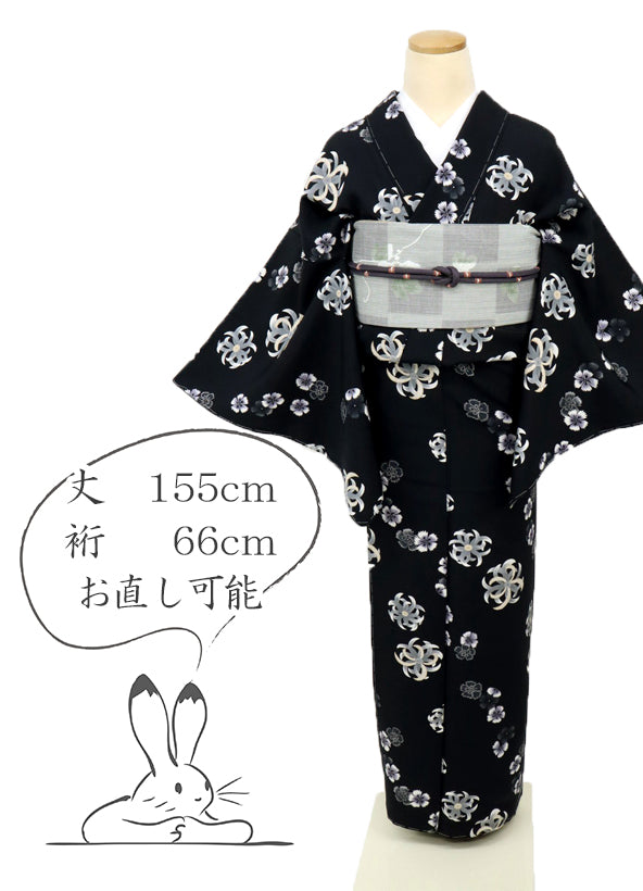 【中古】小紋 特選 ゆるやか斜めの撫子と菊の花模様 黒 ブラック 身丈155cm 裄丈66cm カジュアル きもの 袷正絹着物 KB1-33 ssize