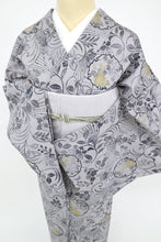 画像をギャラリービューアに読み込む, 【中古】単衣 特選紬 型染小紋 花唐草雪輪に椿の花 カジュアル 普段着物 グレー 灰色 身丈161.5cm 裄丈67cm 正絹着物 きもの 和装 KH4-25
