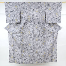 画像をギャラリービューアに読み込む, 【中古】単衣 特選紬 型染小紋 花唐草雪輪に椿の花 カジュアル 普段着物 グレー 灰色 身丈161.5cm 裄丈67cm 正絹着物 きもの 和装 KH4-25
